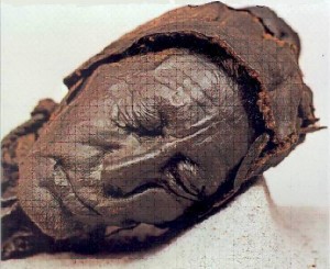El Hombre de Tollund es el cadáver momificado de un hombre escandinavo, que data aproximadamente del siglo IV a.C. en la Edad del Hierro, encontrado sepultado en una turbera de carbón